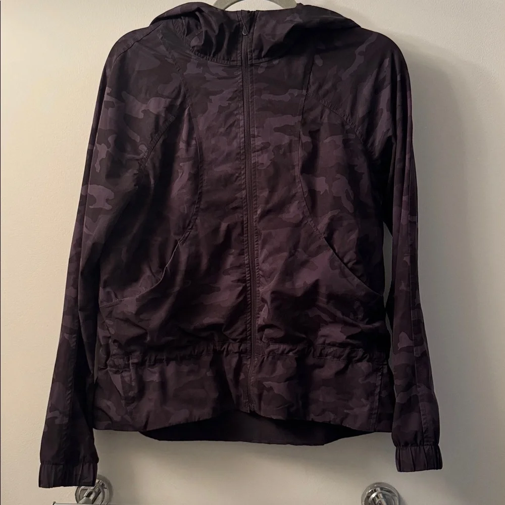 Lululemon Pack It Up Jacket Incognito Camo Multi Grey SIZE 4